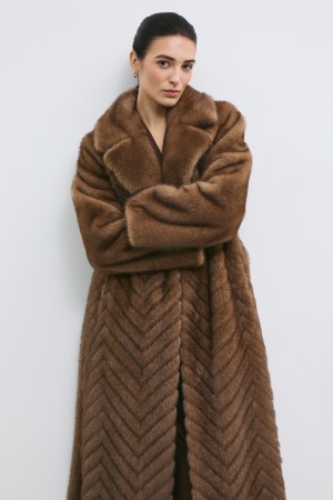 шуба из искусственного меха фотография