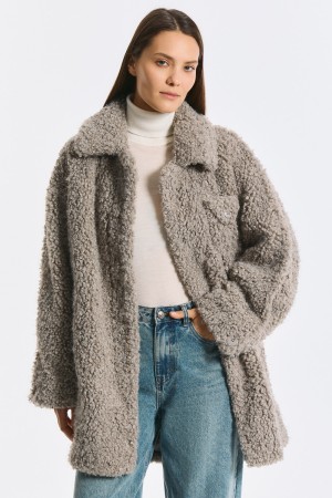 шуба из искусственного меха фотография