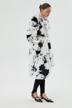 шуба из искусственного меха фотография