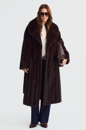 шуба из искусственного меха фотография