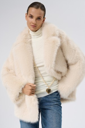 шуба из искусственного меха фотография