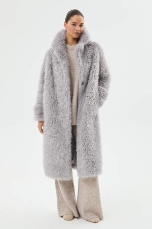 шуба из искусственного меха фотография