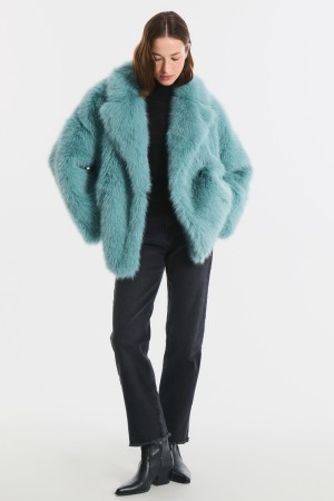 шуба из искусственного меха фотография