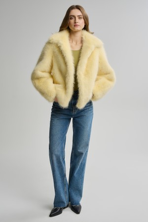 шуба из искусственного меха фотография