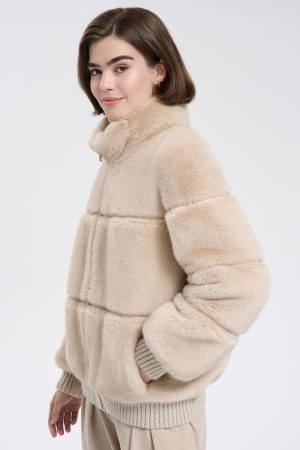 шуба из искусственного меха фотография