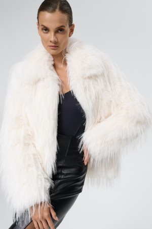 шуба из искусственного меха фотография