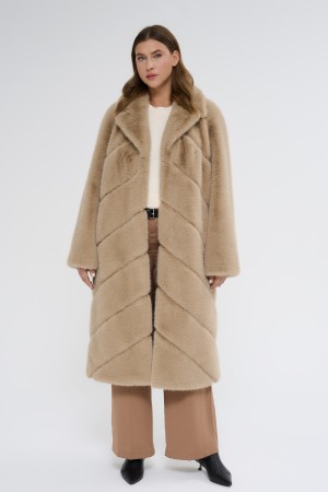 шуба из искусственного меха фотография