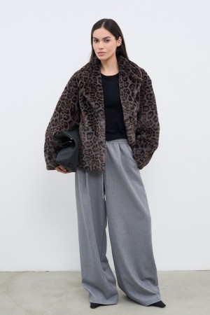 шуба из искусственного меха фотография