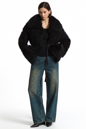 шуба из овчины с поясом фотография