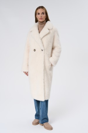 шуба из овечьей шерсти фотография