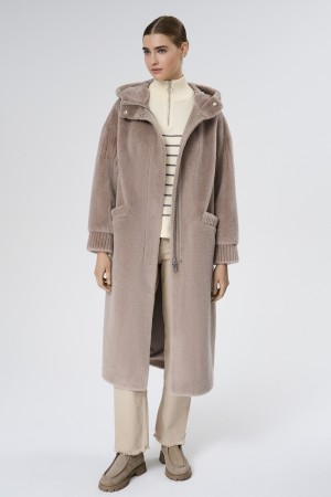 шуба из овечьей шерсти фотография