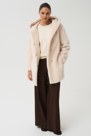 шуба из овечьей шерсти фотография