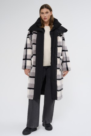 шуба из овечьей шерсти фотография