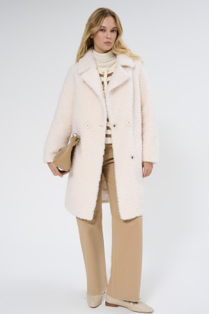 шуба из овечьей шерсти фотография