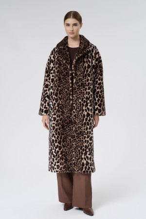 шуба из шерсти кролика фотография