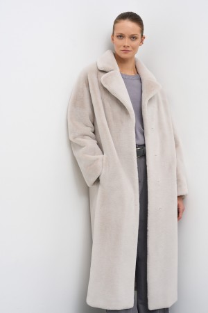 шуба из шерсти кролика фотография