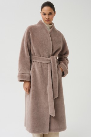 шуба из шерсти с поясом - женские шубы и полушубки с поясом 