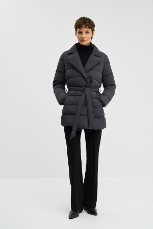 стеганая куртка с поясом фотография