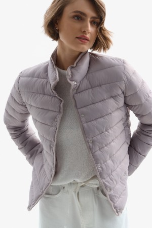 стеганая куртка - женская верхняя одежда с воротником 
