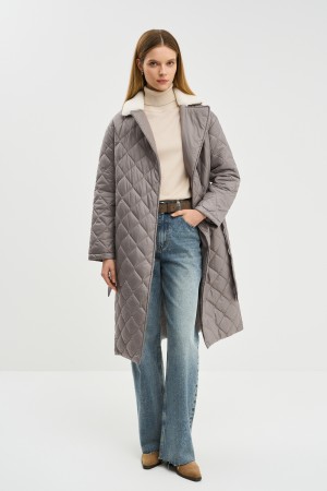стеганое пальто с поясом фотография