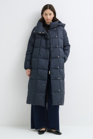 стеганое пальто со съемным капюшоном фотография