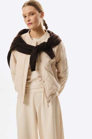 стеганый бомбер фотография