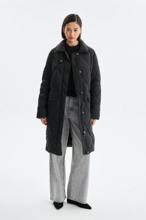 стеганый пуховик фотография