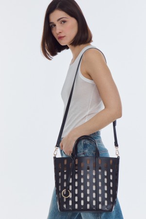 сумка из искусственной кожи фотография