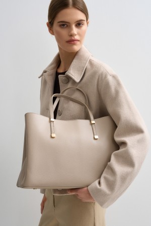 сумка из искусственной кожи фотография