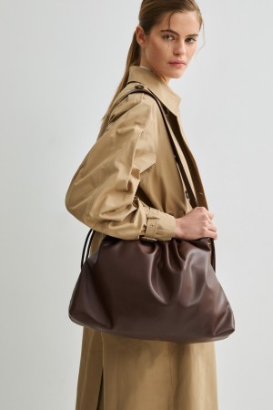 сумка из искусственной кожи фотография