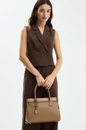 сумка из искусственной кожи фотография