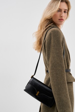 сумка из искусственной кожи фотография