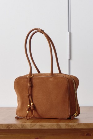 сумка из натуральной кожи фотография