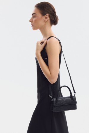 сумка из натуральной кожи фотография