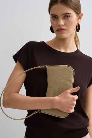 сумка из натуральной кожи фотография