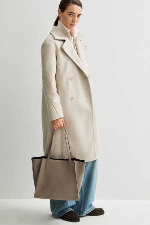 сумка из натуральной кожи фотография