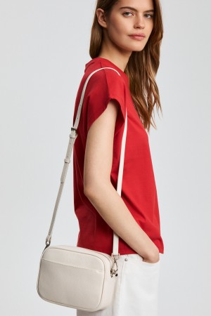 сумка из натуральной кожи фотография