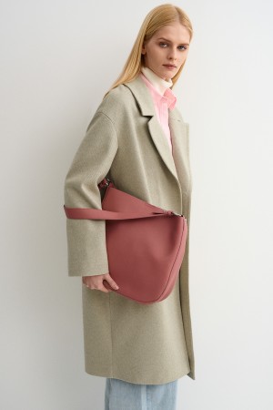 сумка из натуральной кожи фотография