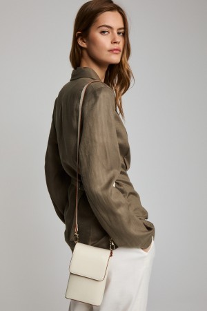 сумка из натуральной кожи фотография