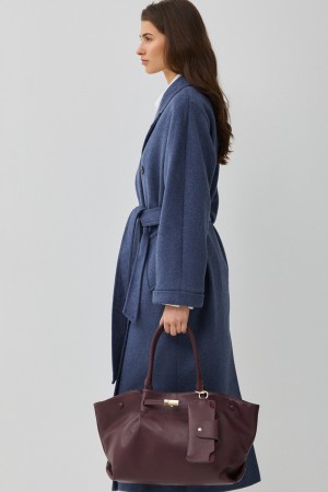 сумка из натуральной кожи фотография