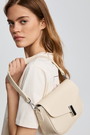 сумка из натуральной кожи фотография