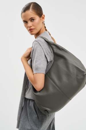 сумка из натуральной кожи фотография