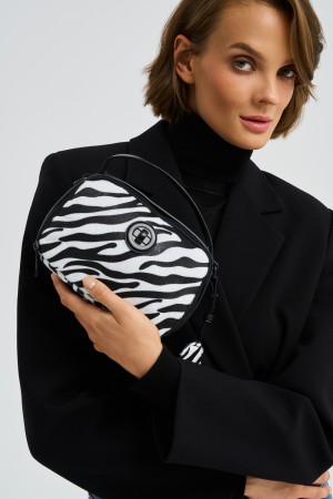 сумка кросс-боди из искусственного меха фотография