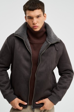 текстильный бомбер фотография