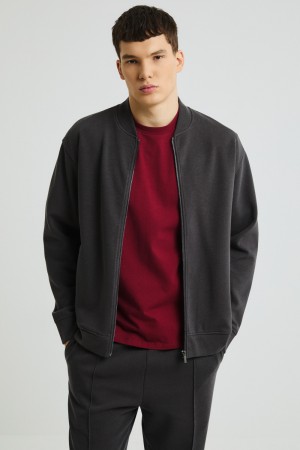 толстовка на молнии фотография