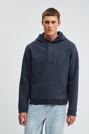 толстовка с капюшоном фотография