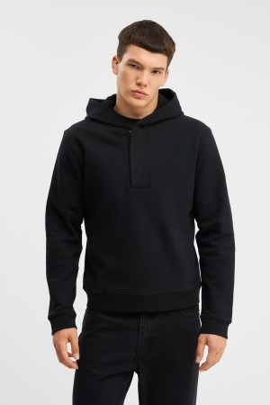 толстовка с капюшоном фотография