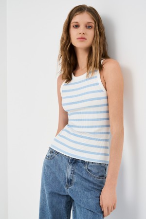 топ в полоску фотография