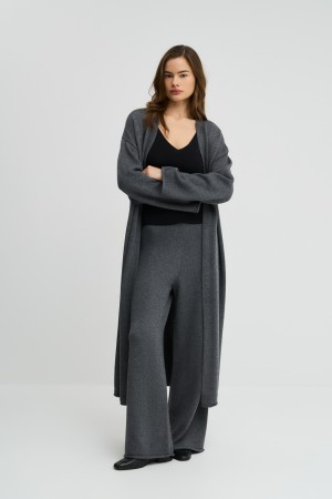 трикотажные брюки фотография