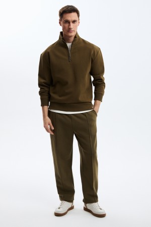 трикотажные брюки фотография